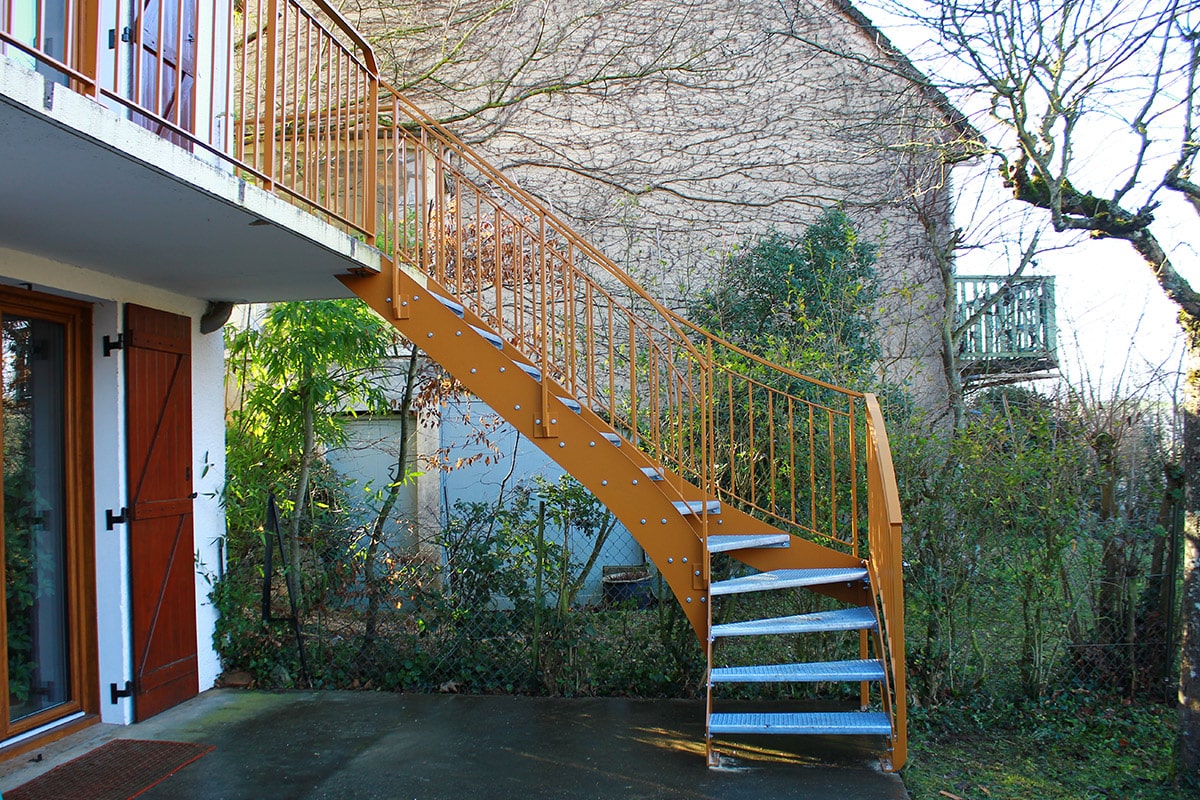 Escalier acier caillebotis à Dijon