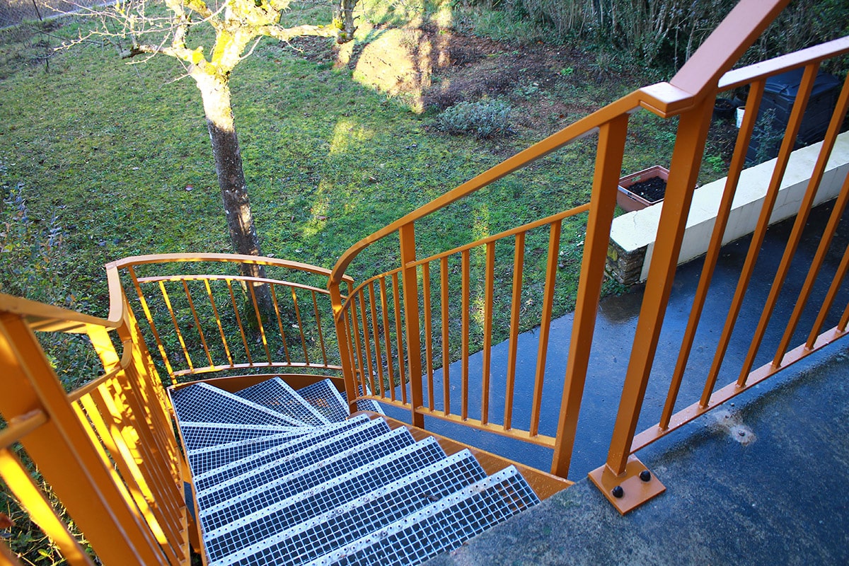Escalier acier caillebotis à Dijon