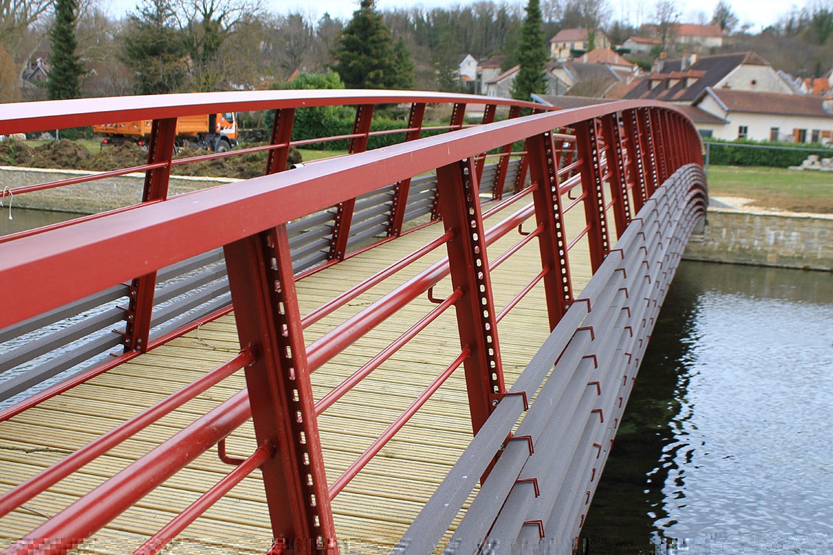 Passerelle à Bèze