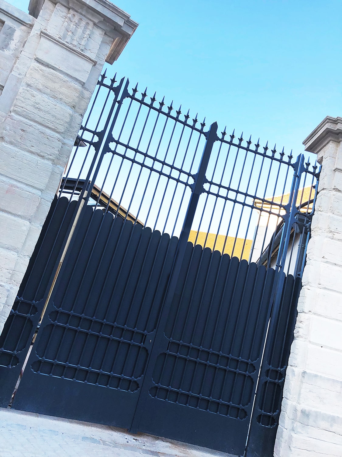 Portail acier à Dijon